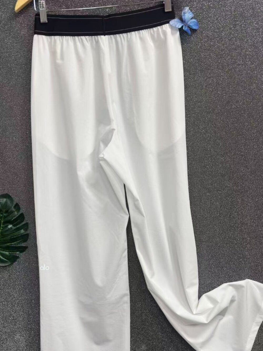 NWT ALO Yoga🦄Suit Up Trouser White Black Regular 30" Work Travel Pants - Picture 4 of 8